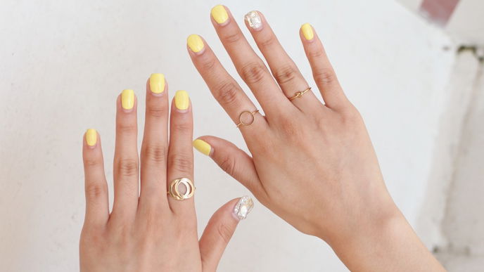 Nagel-Trends 2023: Stylische Frauen tragen im Sommer DIESE Farbe