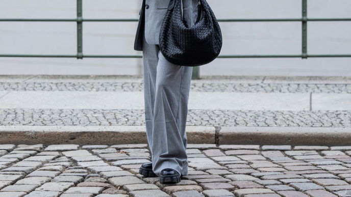 4 Schuhe, die perfekt zu extra langen Hosen passen