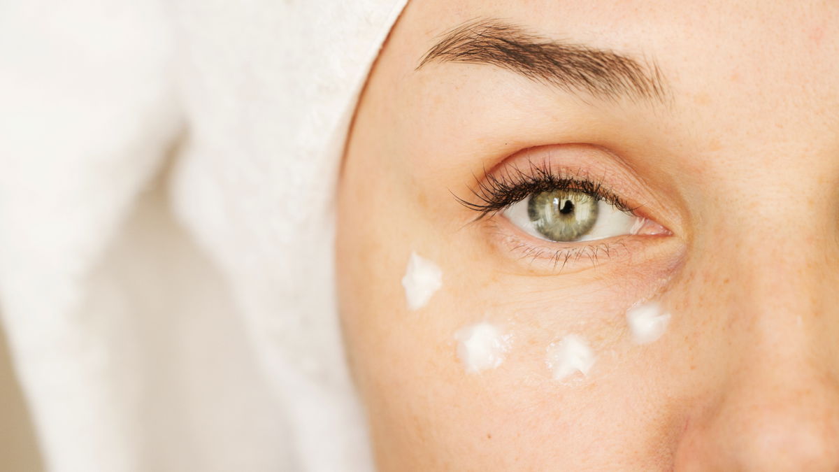 Augencreme richtig auftragen: Die besten Tipps und Tricks