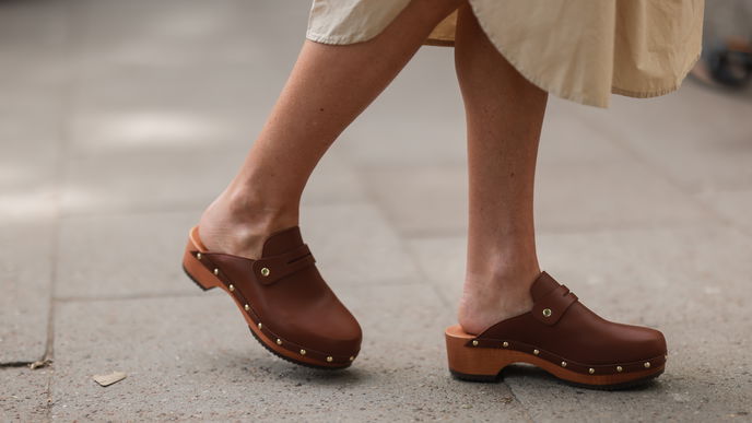 Scandi in Perfektion: Diese Clogs von Copenhagen Studios ziehen wir nie wieder aus