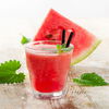 Kalorienarmes Rezept: Erfrischender Wassermelonen-Slushie aus nur 2 Zutaten