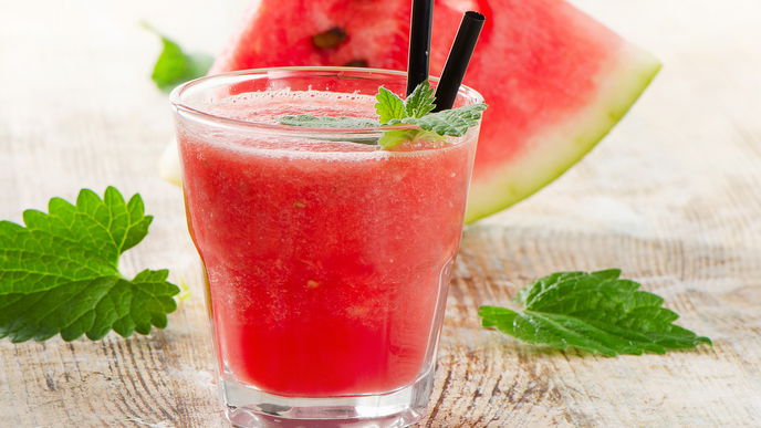 Kalorienarmes Rezept: Erfrischender Wassermelonen-Slushie aus nur 2 Zutaten