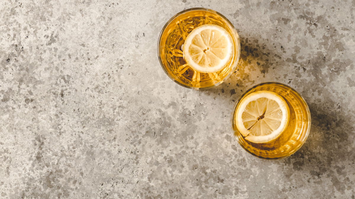 Ingwer und Zitrone: So unterstützt unser Schlankwasser-Rezept beim Abnhemen