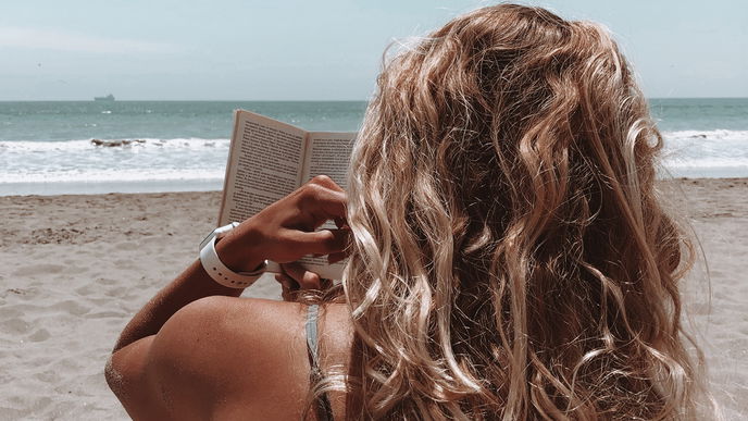 Auf der Suche nach dem perfekten Buch für den Sommer? Mit diesen Tipps klappt's!