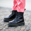 Dr. Martens einlaufen: Die besten Tipps für bequeme Boots