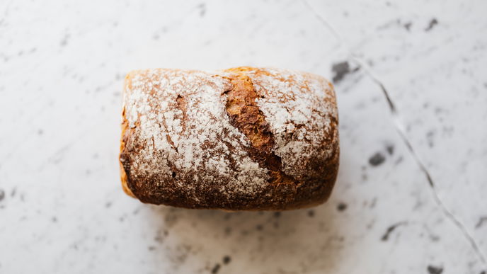 Mit DIESEM Trick wird altes Brot wieder knackig