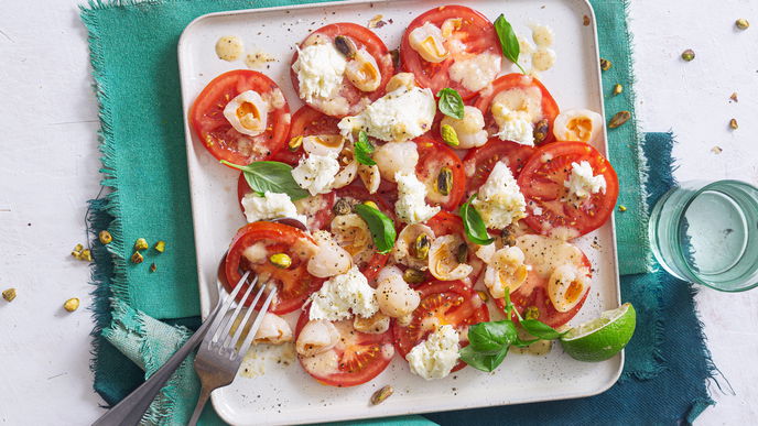 Caprese-Salat mit Litschi-Balsamico-Dressing: Unser klassisches Rezept für den Sommer