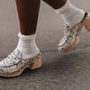4 Sandalen, die auch bei Regen stylish sind