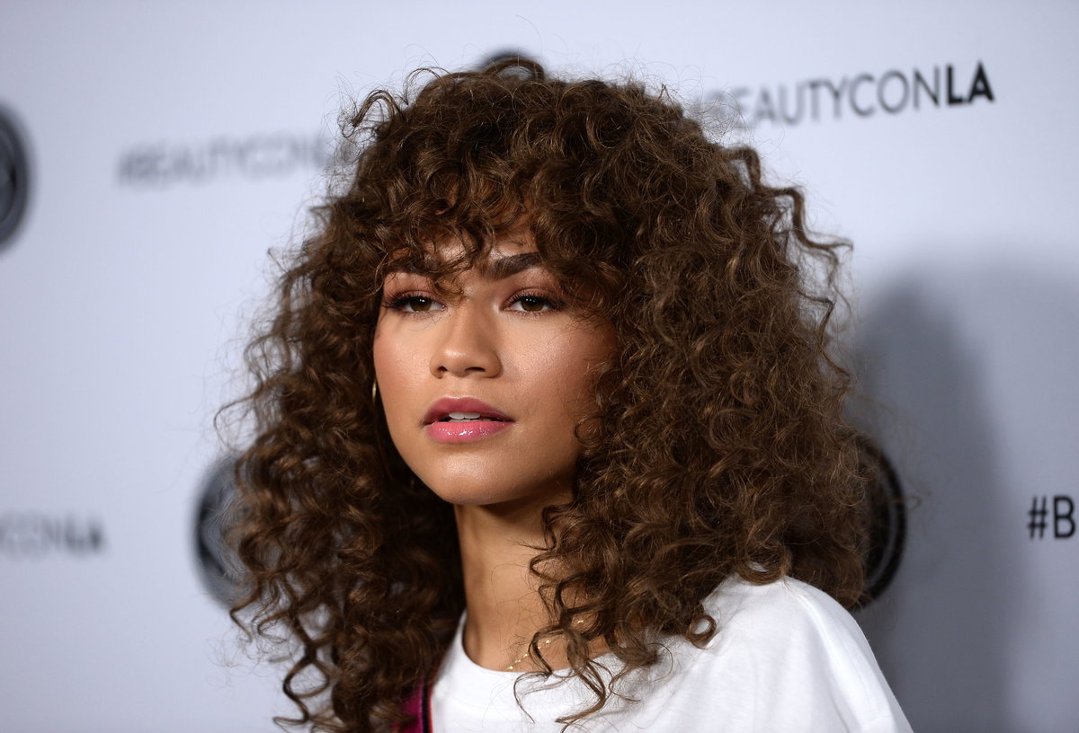 Zendaya mit Locken