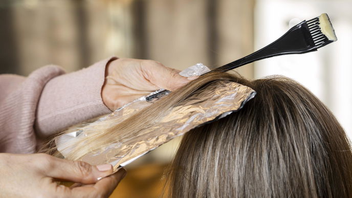 Die richtige Farbnuance auswählen beim Haare selber färben