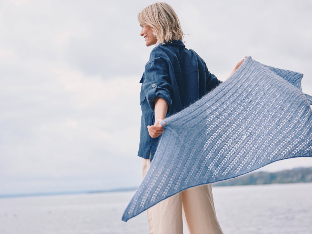 Model mit luftigem Sommertuch von Lana Grossa