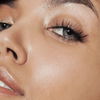 Wet Lashes sind DER Trend für einen Wow-Augenaufschlag