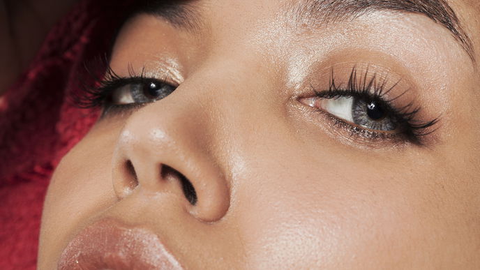 Wet Lashes sind DER Trend für einen Wow-Augenaufschlag