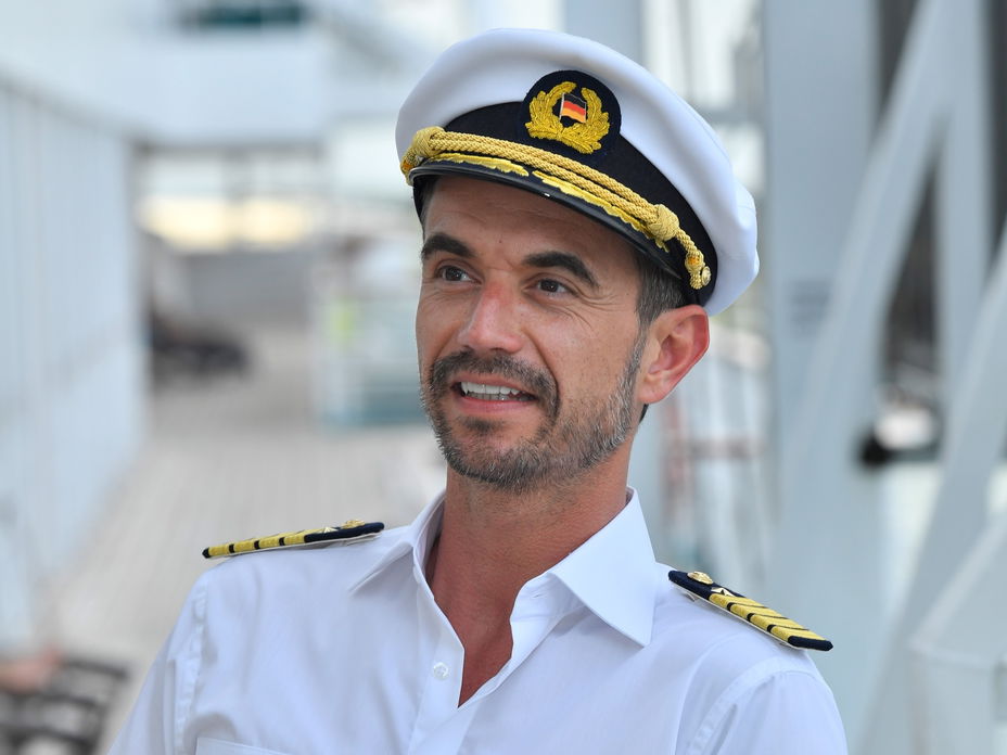 Florian Silbereisen als "Traumschiff"-Kapitän Max Parger.