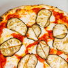 Vegetarisches Rezept für Auberginen-Paprika-Pizza
