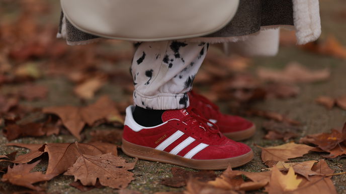 Diese 3 Sneakers lieben Fashionistas im Herbst und Winter