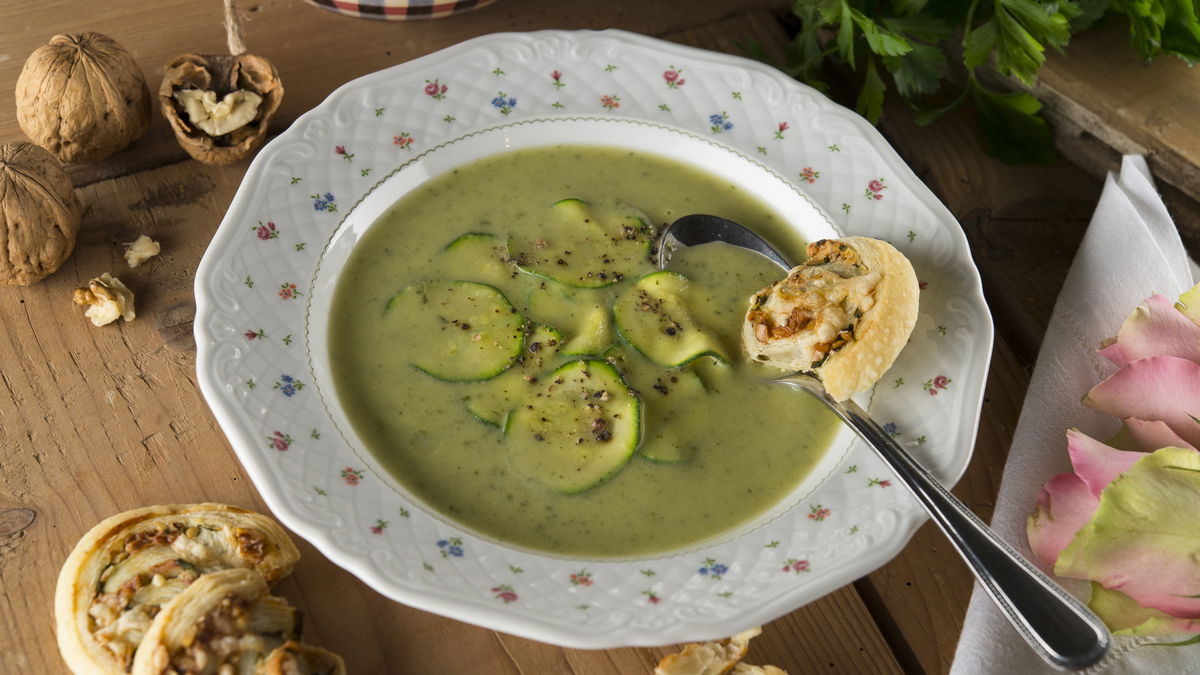Schnelle Suppen: 5 Rezepte unter 30 Minuten