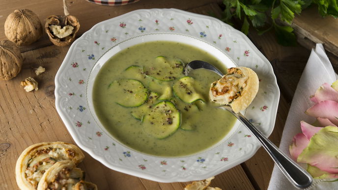 Schnelle Suppen: 5 Rezepte unter 30 Minuten