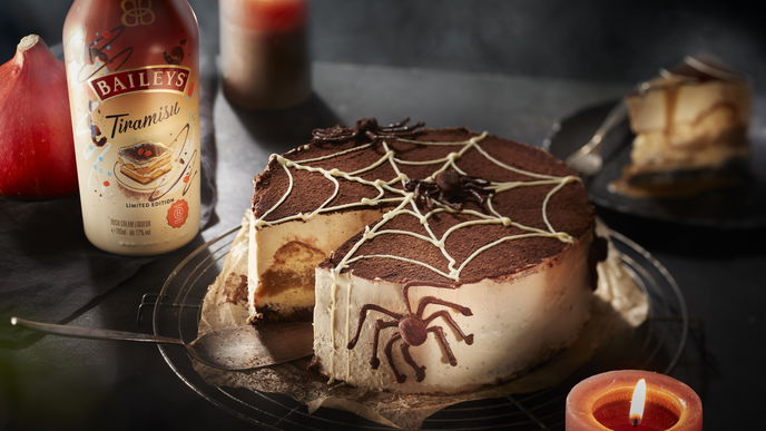 Halloween Torte: Rezept für Baileys Tiramisu Cheesecake