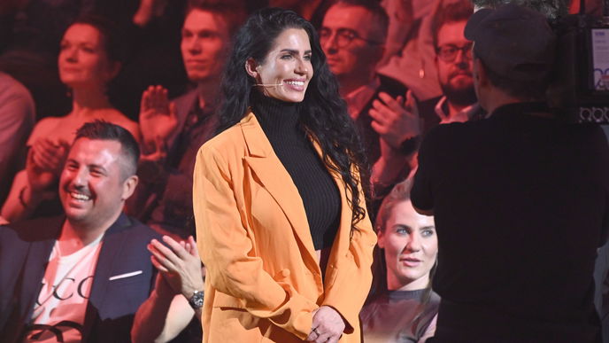 Bella Kraus: Familie, Job, Social Media