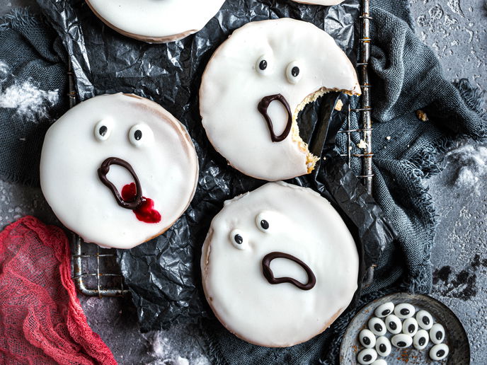 Süßer Halloween-Spuk aus dem Ofen: Das einfache Rezept für gruselige Geister-Amerikaner