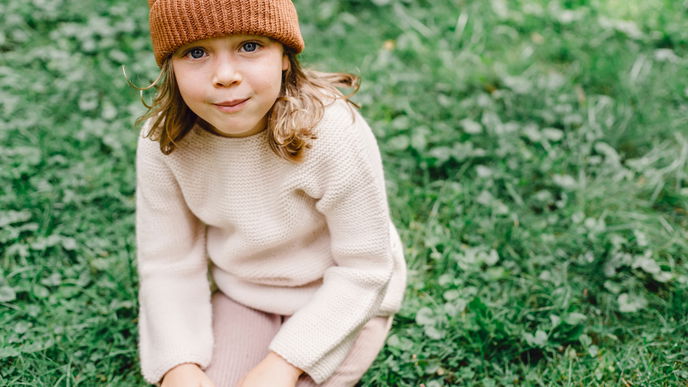 Scandi-Kinderpullover in den Größen 104-134 kostenlos nachstricken