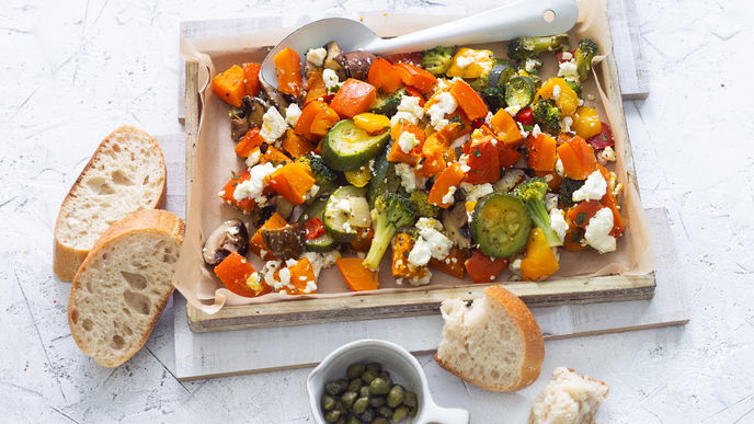 Das Rezept für das beste Ofengemüse mit Feta ist unser Leibgericht - und in 35 Minuten fertig!