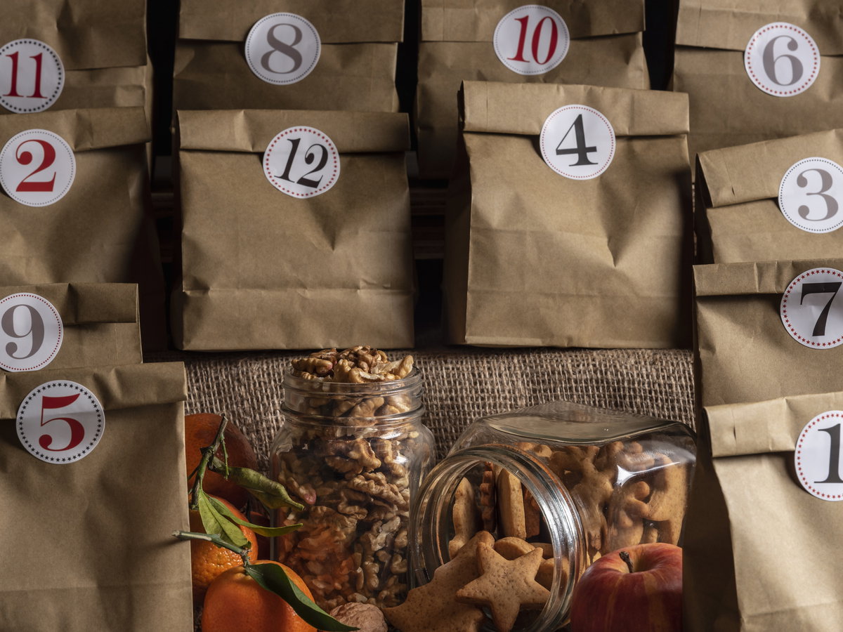 Adventskalender mit Zahlenaufklebern
