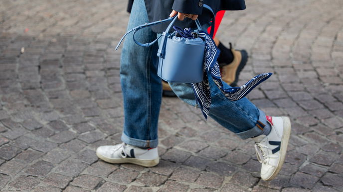 Taschen müssen im Herbst 2023 SO aussehen, um Trend zu sein