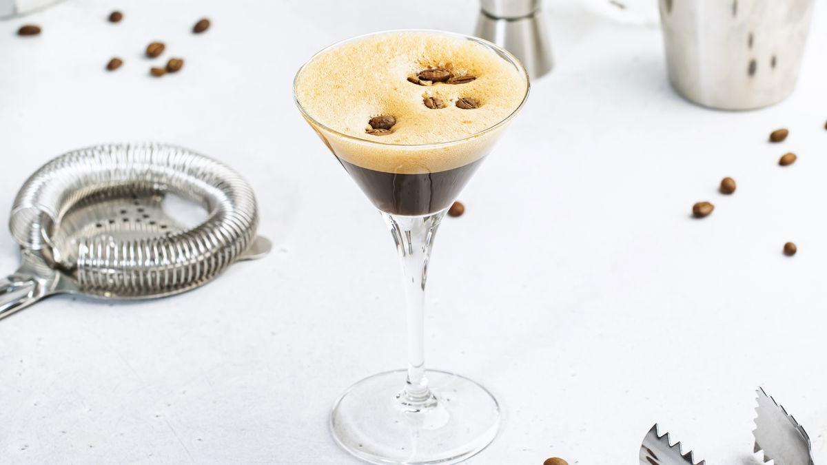 Espresso Martini Rezept: So einfach gelingt Ihnen der cremige Cocktail mit Kaffeenote selber