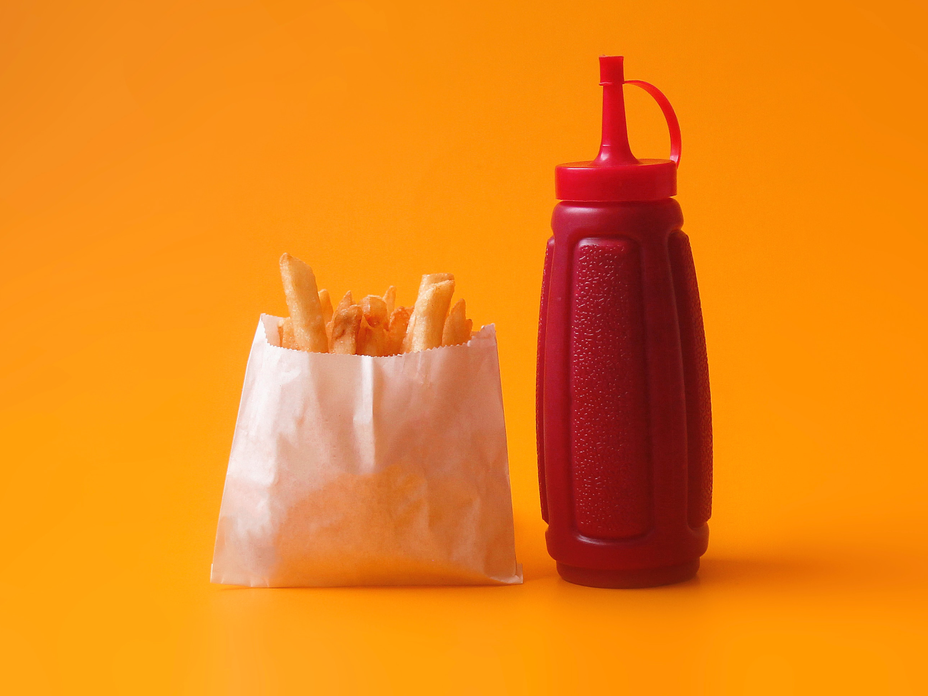 Tomatenketchup und Pommes frites