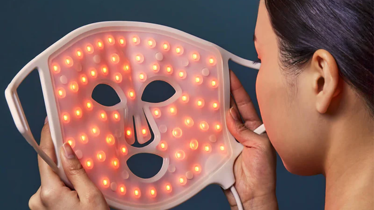 LED-Masken: Was kann die angesagte Lichttherapie für zu Hause wirklich? 