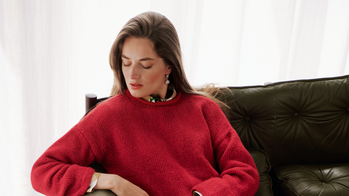 Roter Kuschelpullover zum Nachstricken