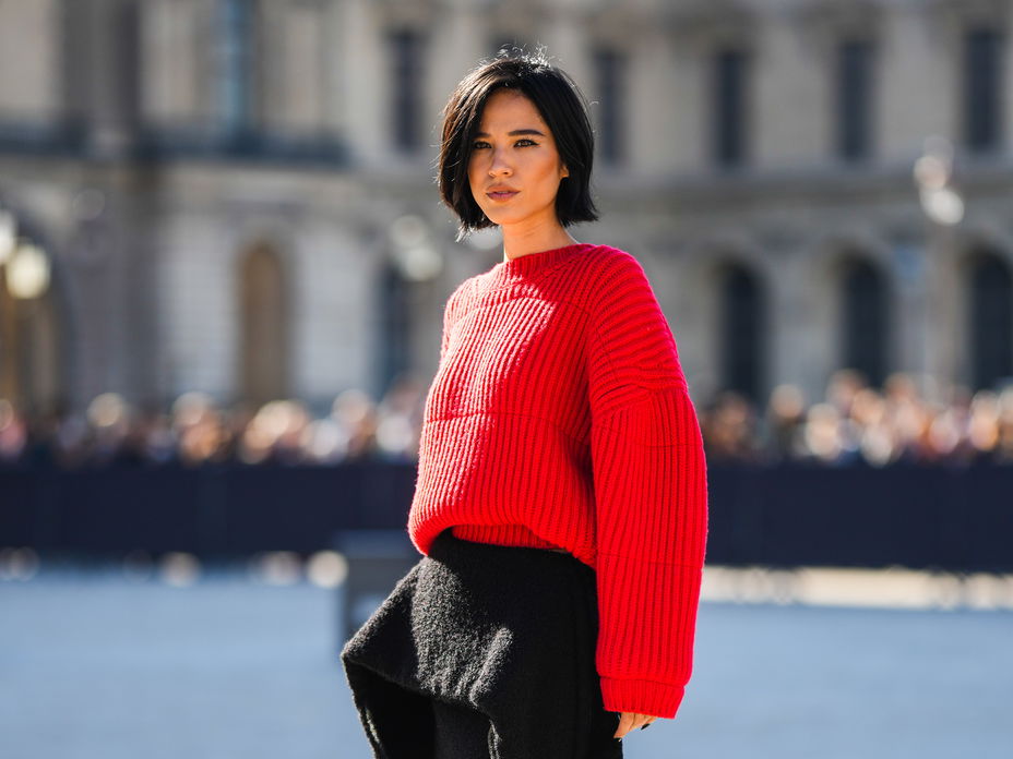 Roter Pullover Streetstyle
