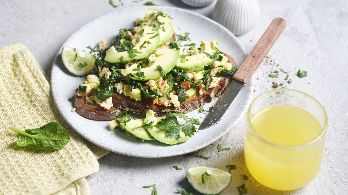 Einfaches Rezept für veganes Rührei mit Tofu 