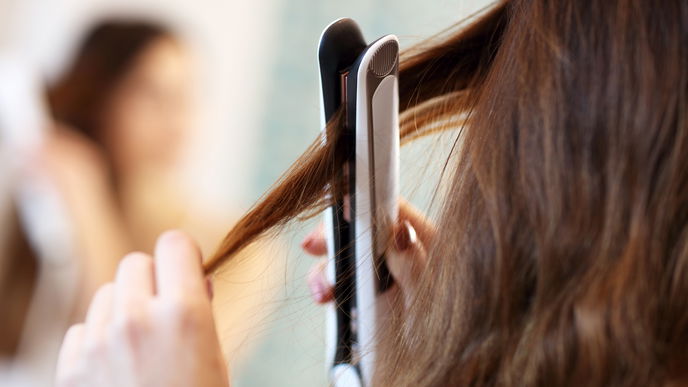 Bestes Dampfglätteisen: 3 Modelle für ein schonendes Haarstyling - ganz ohne Frizz