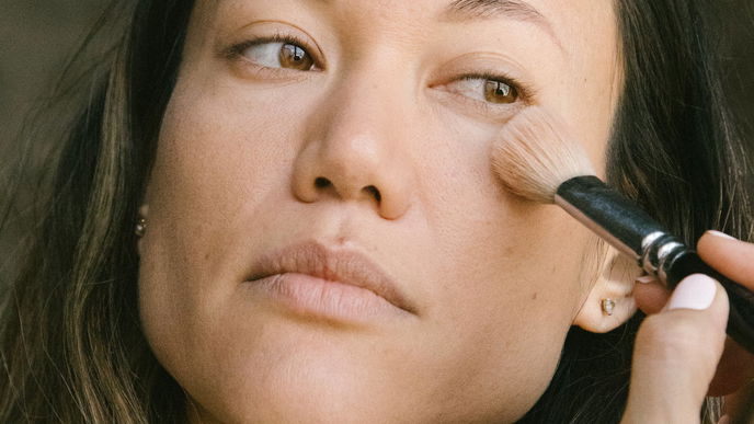 Dieser Drogerie-Blush sorgt in Sekunden für einen fertigen Look