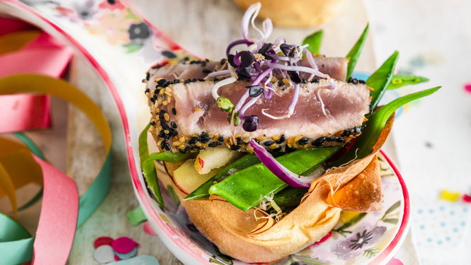 Rezept für Filoteigtörtchen mit Thunfisch und Zuckerschoten