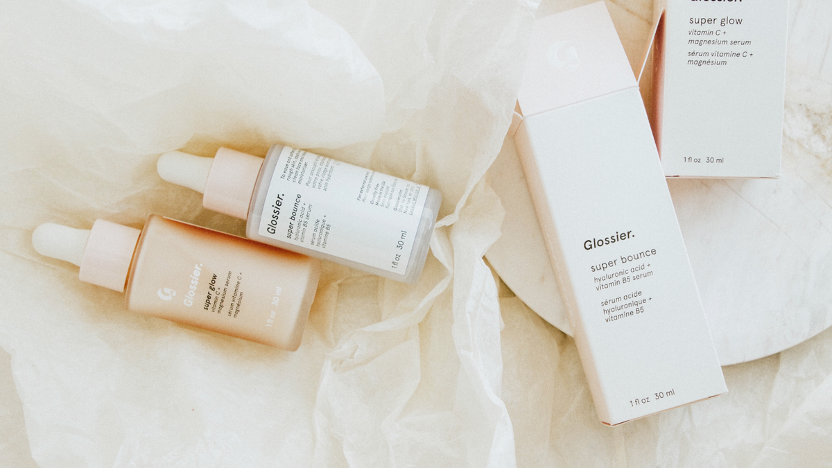 Glossier Deutschland: Diese Produkte sind den Hype wert