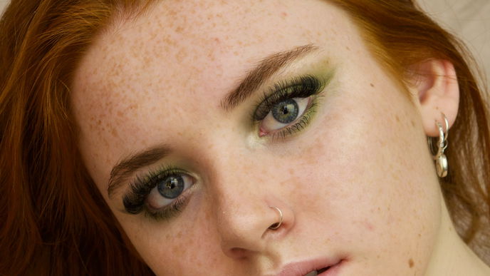Matcha Latte Make-up: So geht der Trend-Look