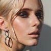 Highlighter unter der Foundation: Das sind die 3 besten Glow-Booster