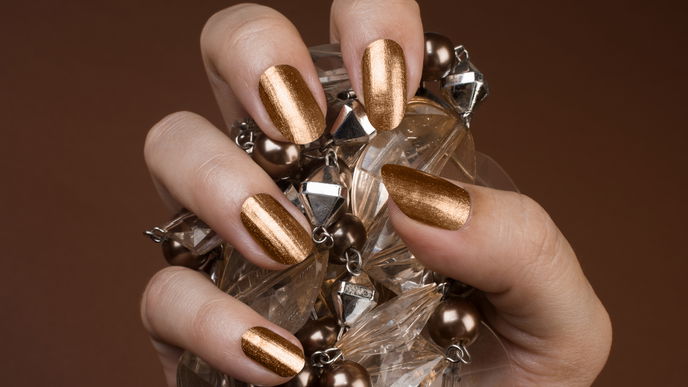 Copper Nails sind der elegante Nageltrend für den Winter