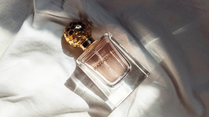Langanhaltendes Parfum: Diese Düfte riechen besonders lang