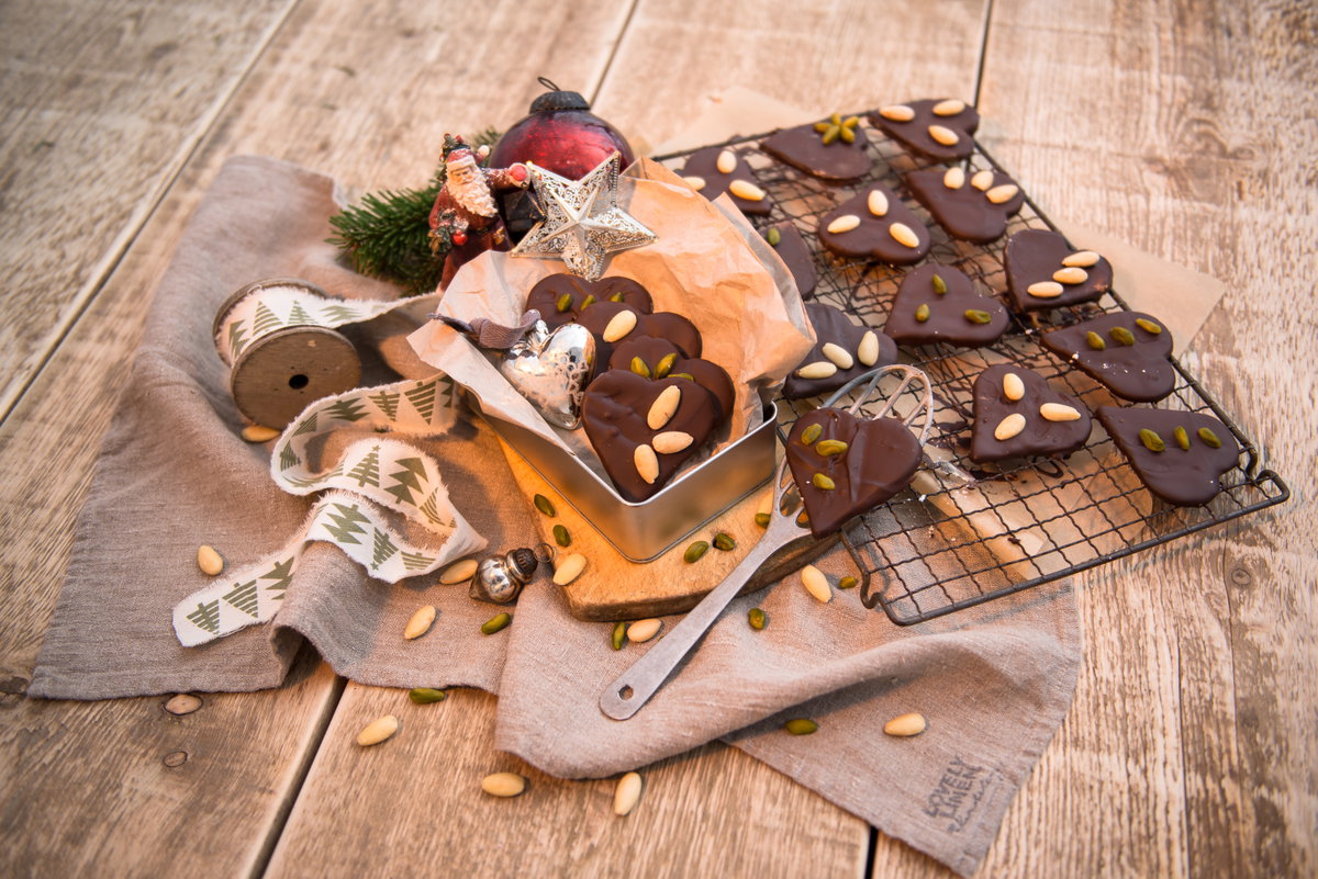 Rezept für Marzipan-Herzen mit Schokoguss