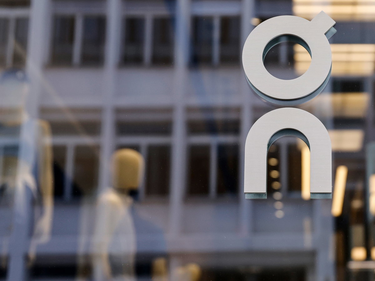 Das Schaufenster vom On Flagship-Store.