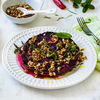 Rezept für Rotkohlschnitzel mit Macadamia-Zitronen-Dressing