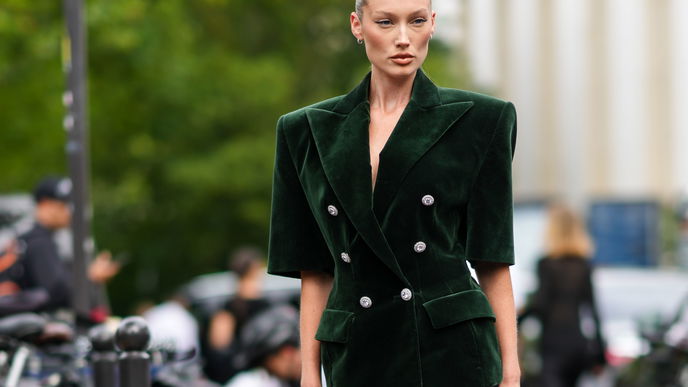 Samtkleider sind DER elegante Trend im Winter