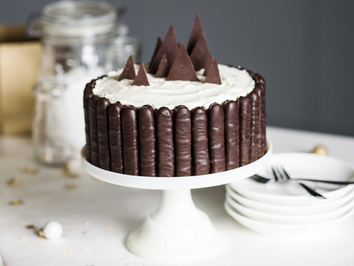 Weihnachtstorte mit Lebkuchensticks