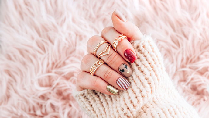Nägel für Weihnachten: 11 schlichte & festliche Designs für Christmas Nails 
