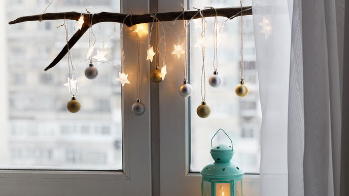 Weihnachtsdeko für das Fenster basteln: 6 besinnliche Ideen für die Feiertage